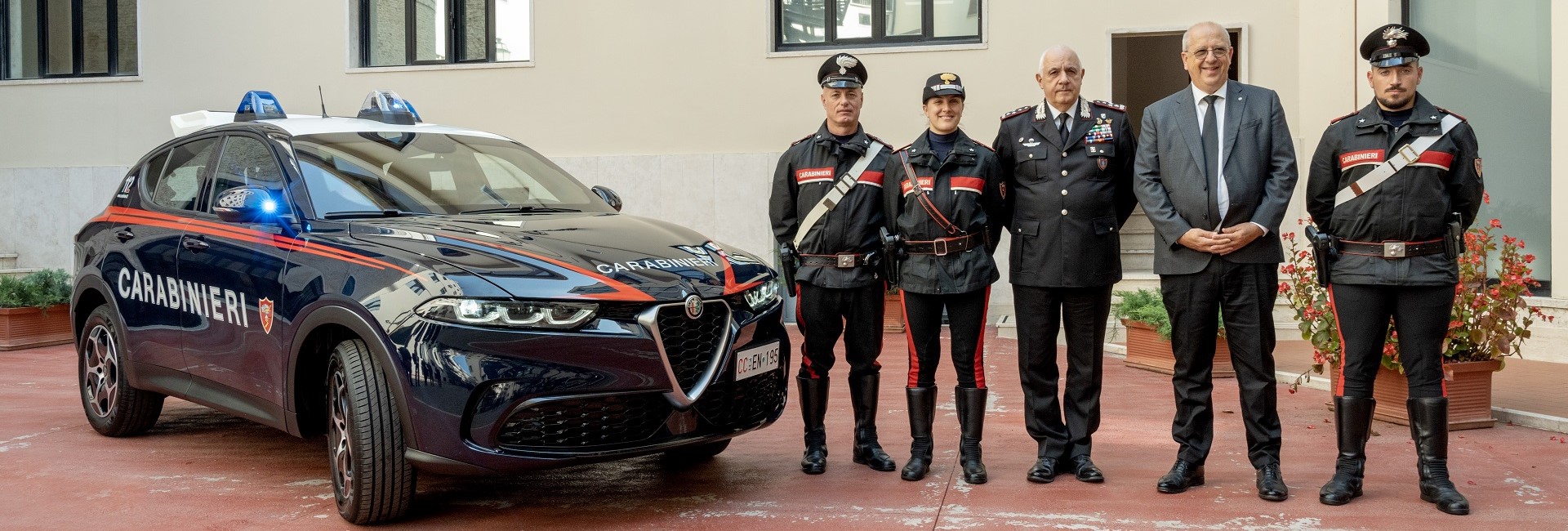 alfa-romeo-tonale-carabineri