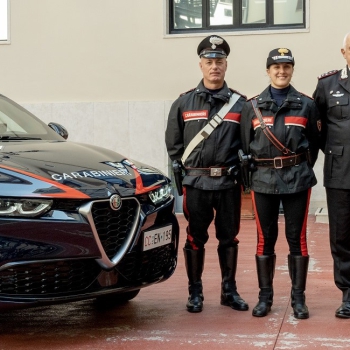 alfa-romeo-tonale-carabineri