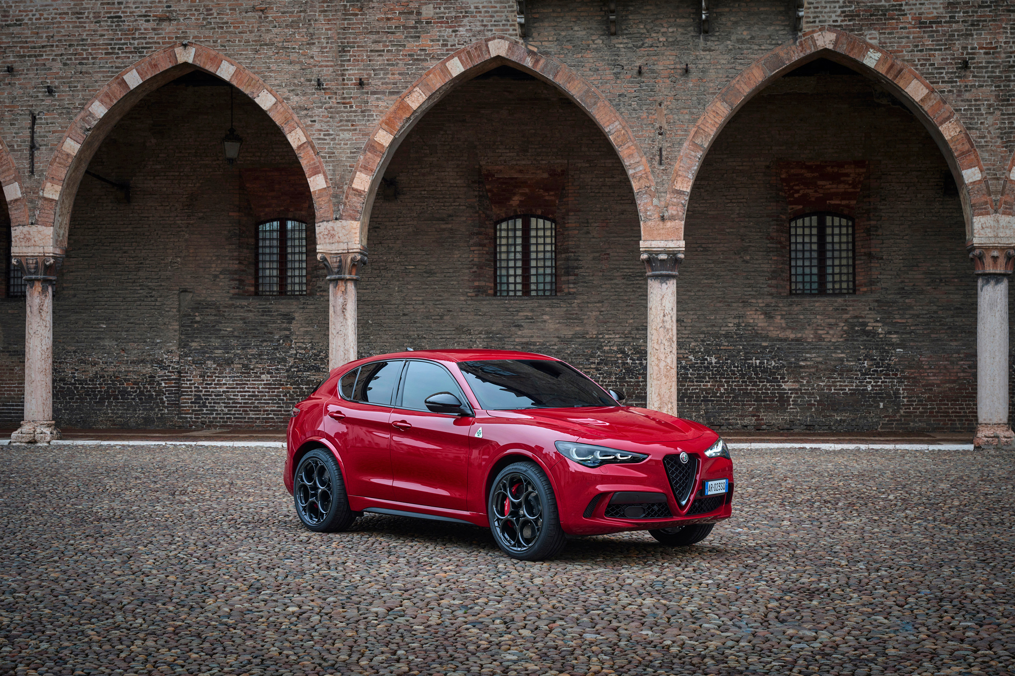 alfa-romeo-stelvio-quadrifoglio