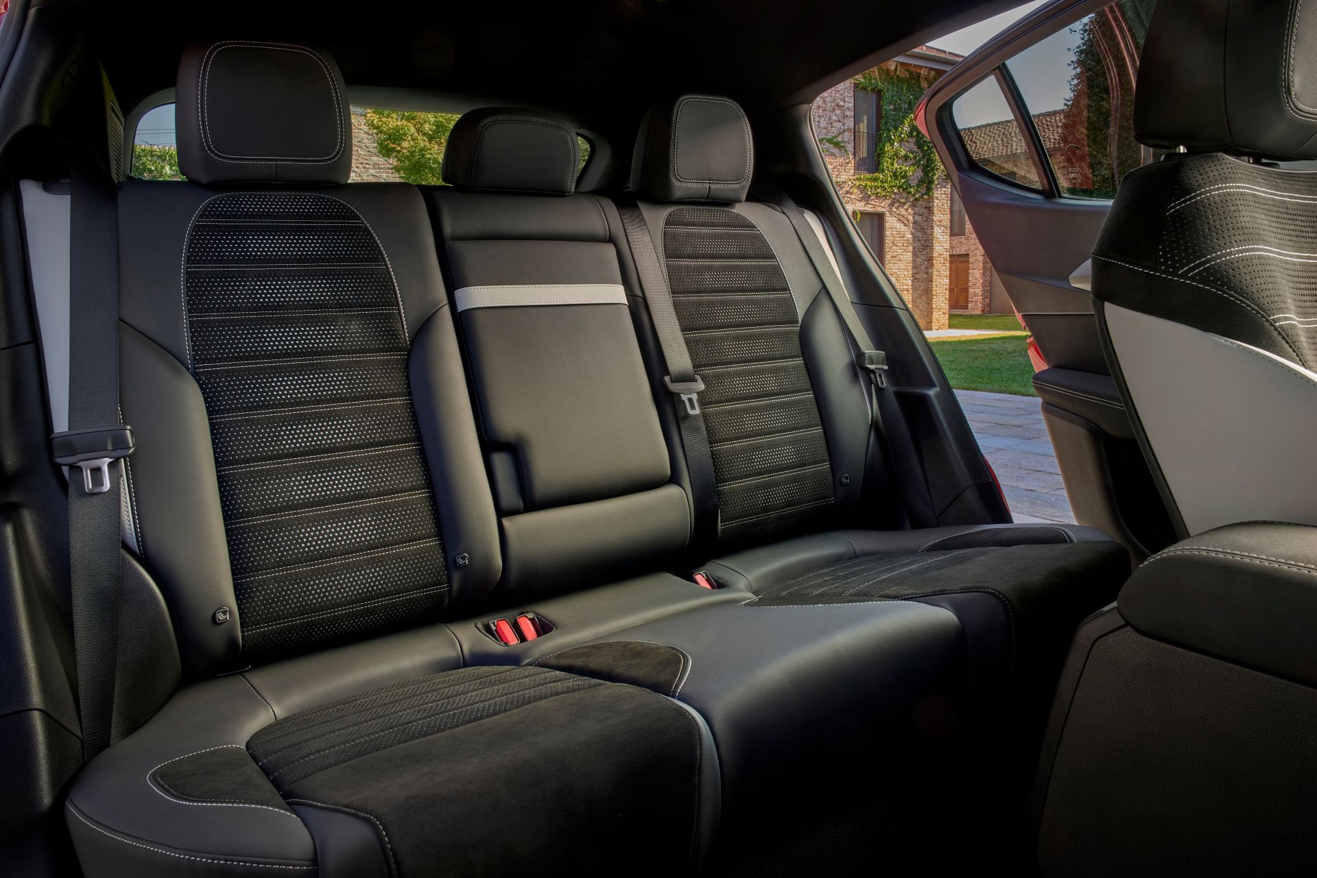 uj-alfa-romeo-tonale-carnet-hir-5