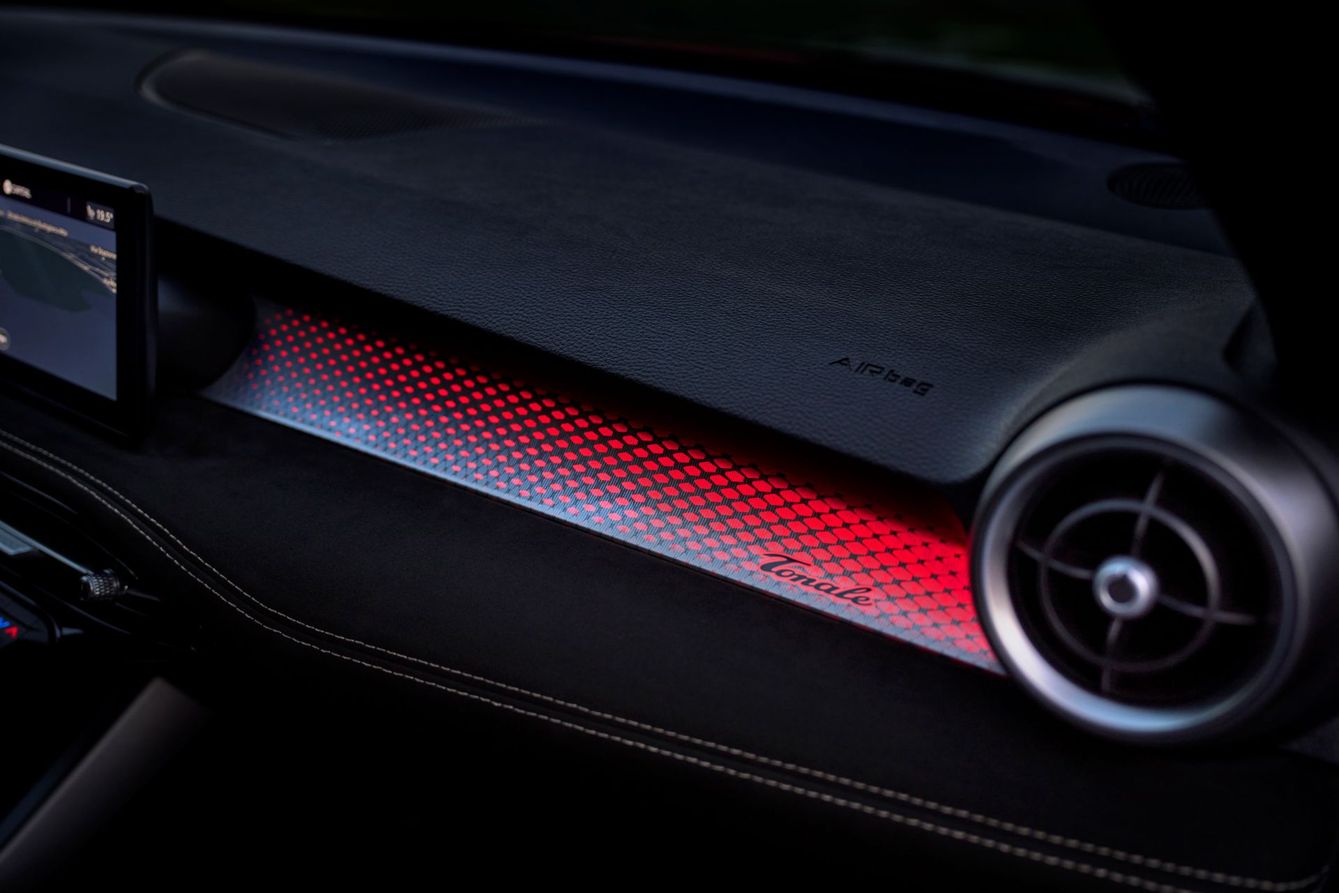 uj-alfa-romeo-tonale-carnet-hir-8