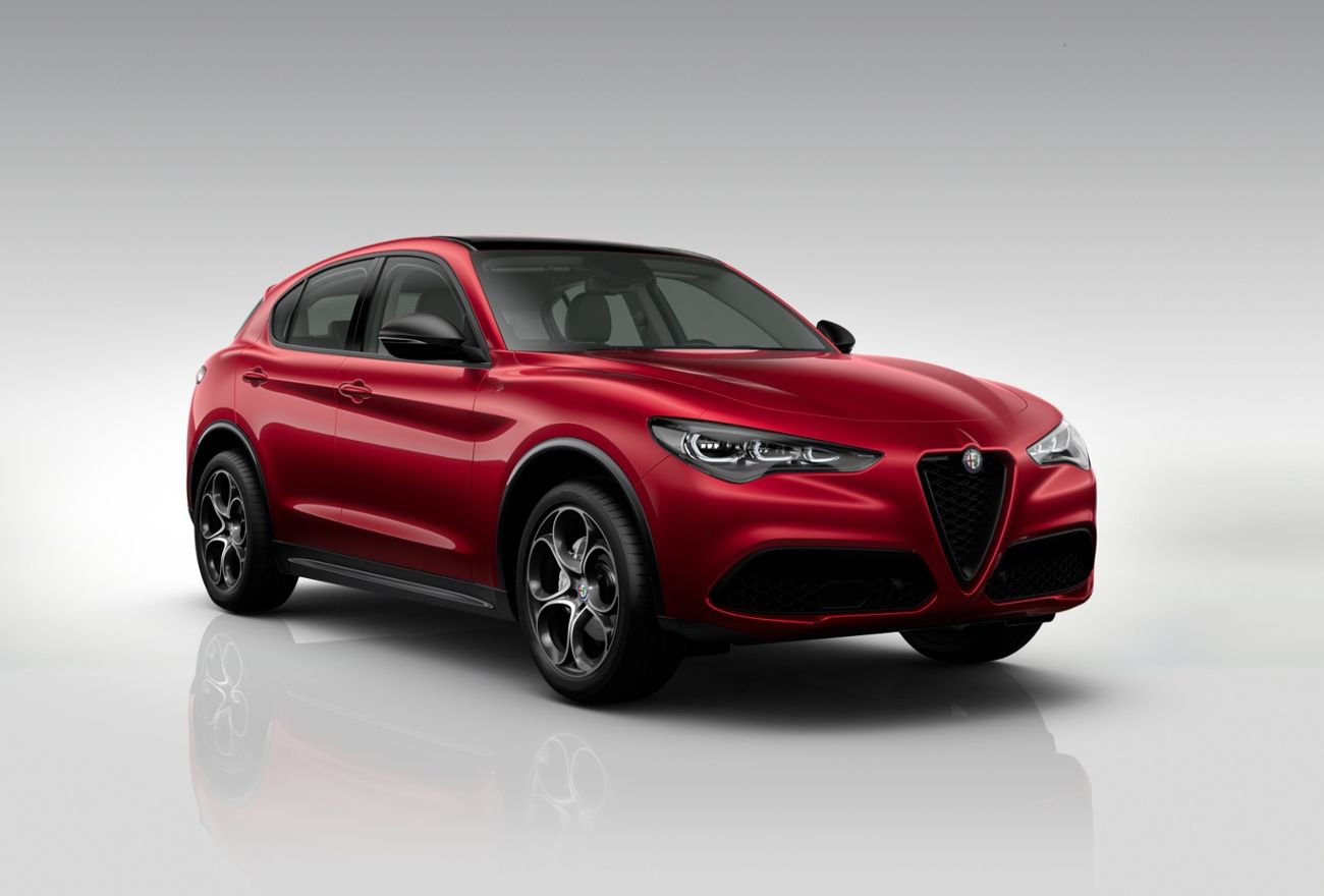 alfa-romeo-giulia-piros-carnet-riegler-keszletakcio