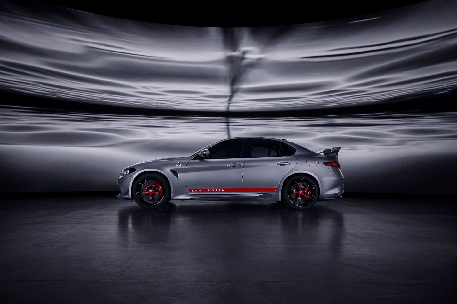 giulia-quadrifoglio-luna-rossa-carnet-hir-9.