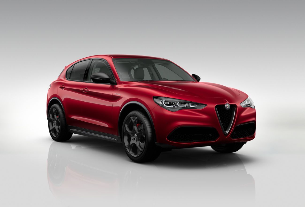 alfa-romeo-giulia-piros-carnet-riegler-keszletakcio