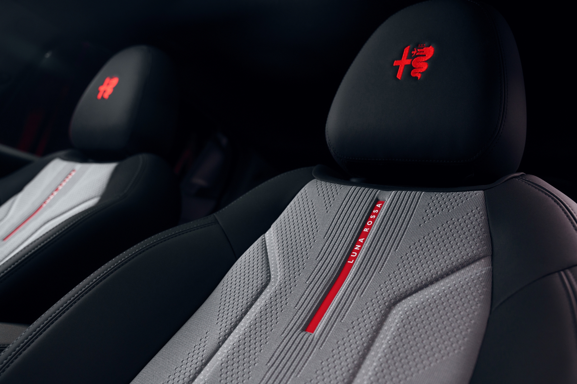 alfa-romeo-giulia-stelvio-quadrifoglio-collezione-carnet-hir-2