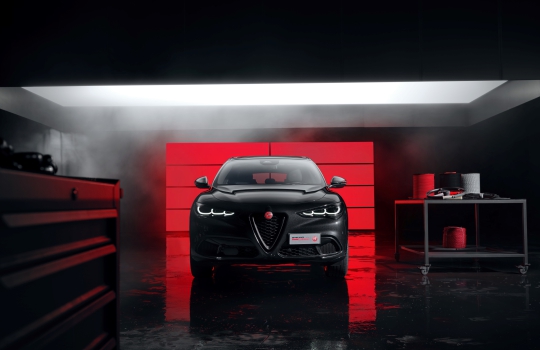 Vitorlásverseny ihlette csúcsmodellek: bemutatkozott az Alfa Romeo Edizione Luna Rossa