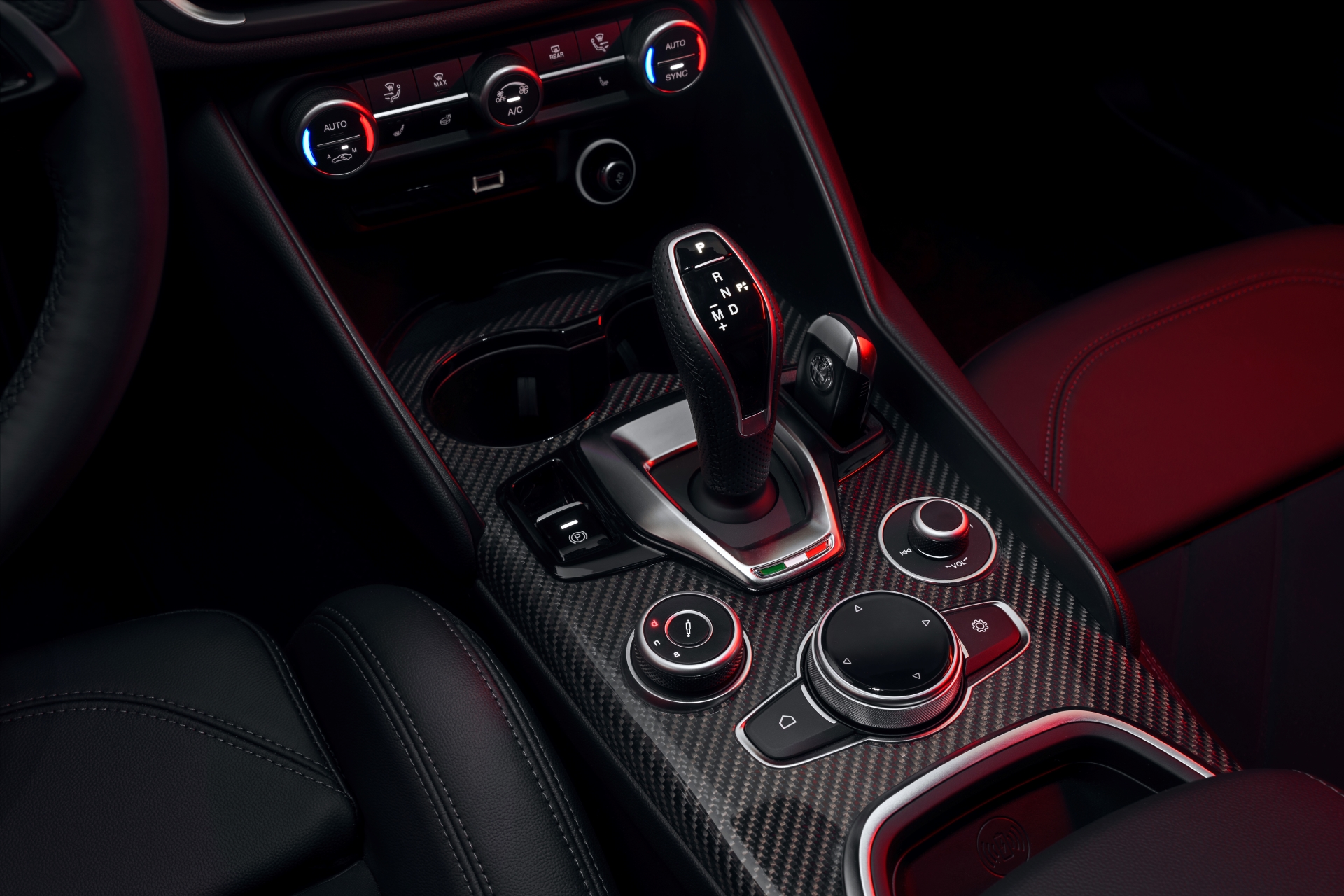 33-stradale-alfa-romeo-museum-carnet-hir1