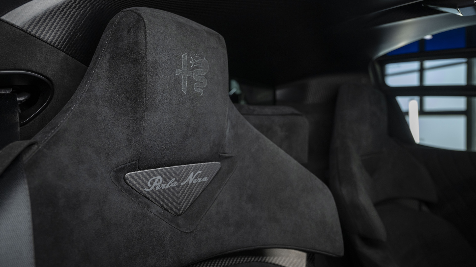 alfa-romeo-giulia-quadrifoglio-collezione-carnet-hir