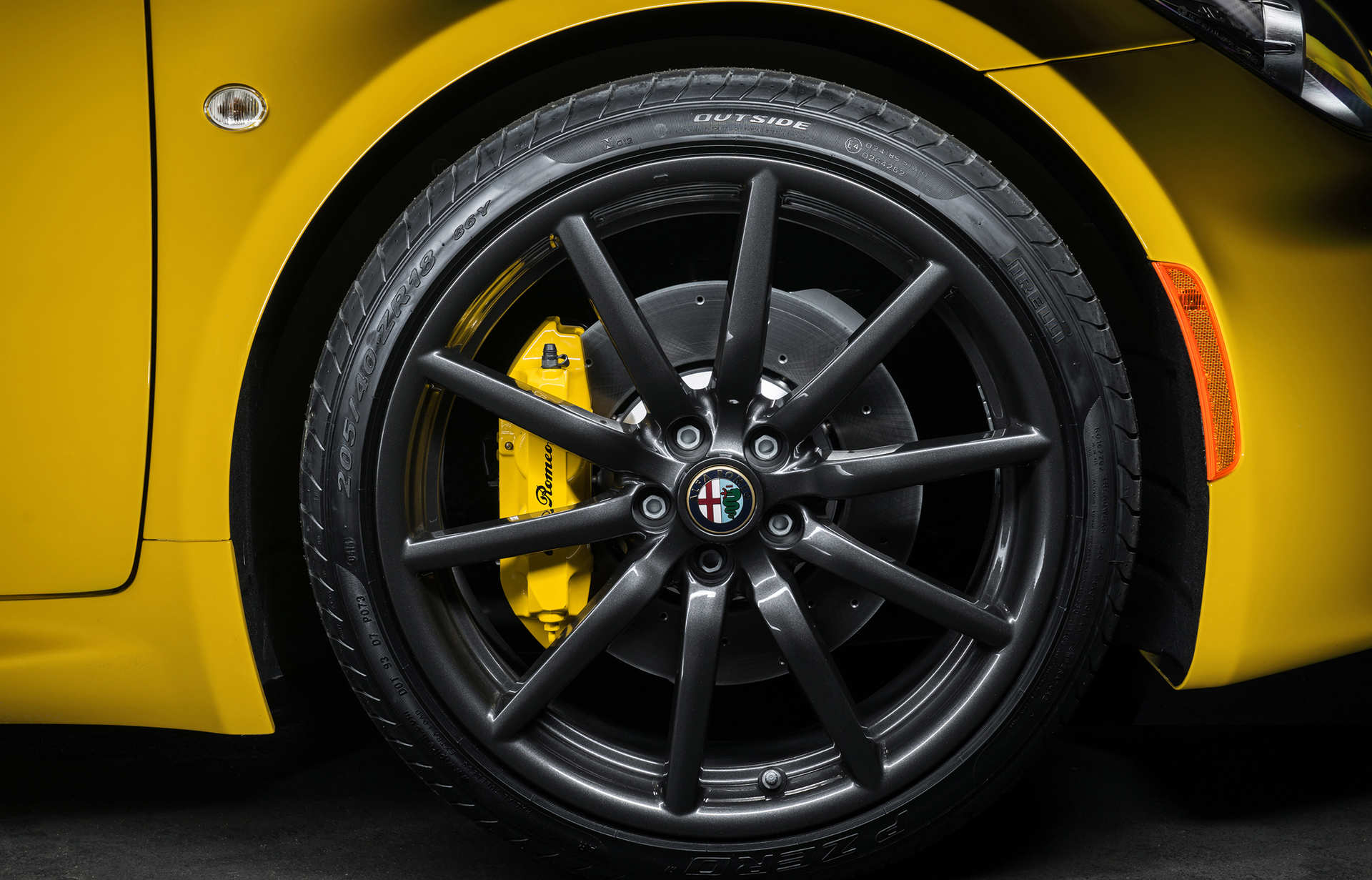 alfa-romeo-4c-spider