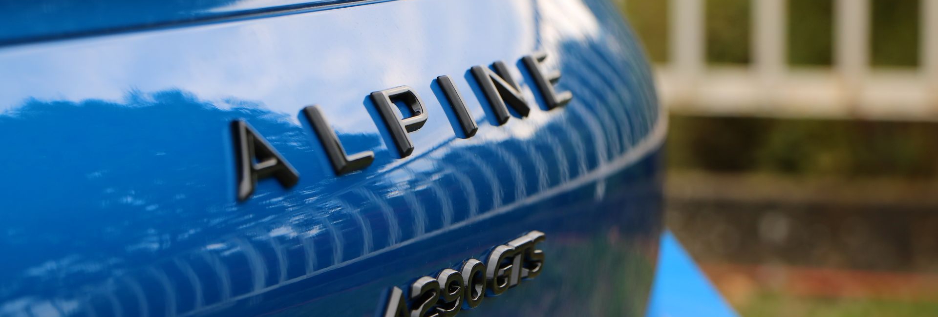 Az Alpine A290 és Driven By Johnny