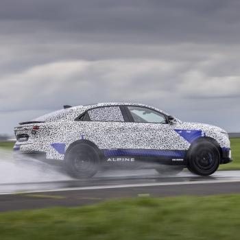 Olyat tud az A390, mint korábban egyetlen Alpine sem