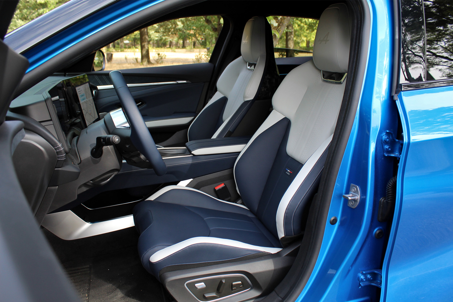 alpine-a290-carnet-hir-autocar-best-fun-ev