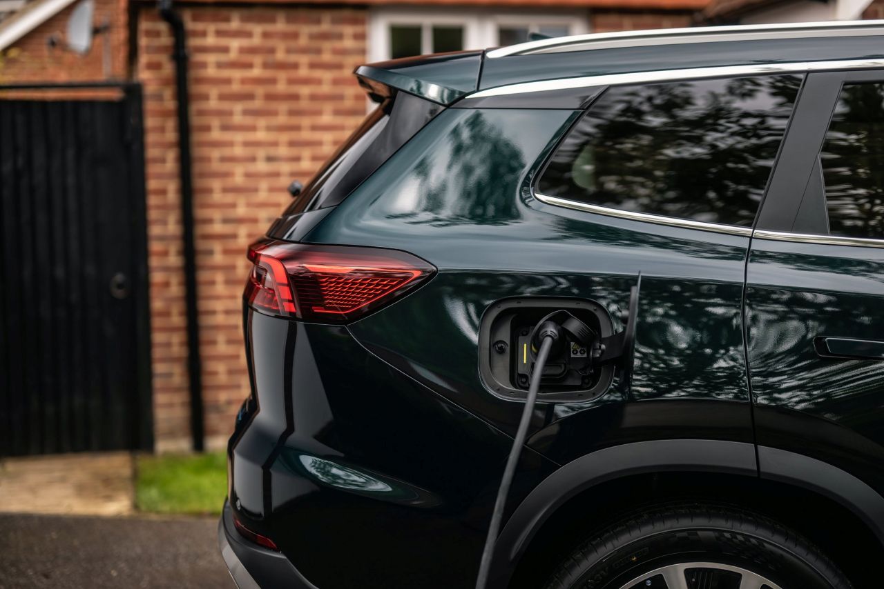 chery-tiggo-8-super-hybrid-carnet-hir