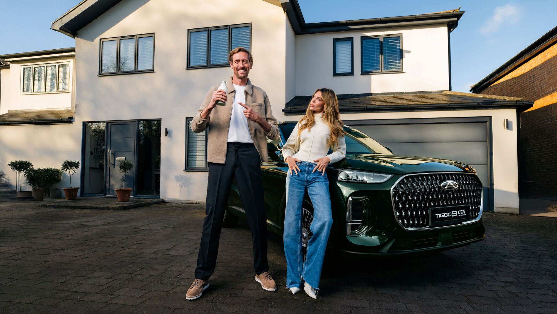 chery-uk-s-get-carried-away-campaign-with-peter-crouch-and-abbey-clancy-carnet-hir
