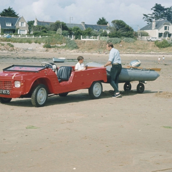 55 év elteltével is lenyűgöz a Citroën Méhari 