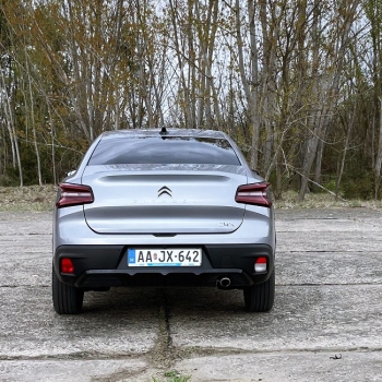 Citroën C4 X teszt - Végre nem egy SUV!