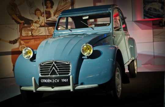 77 éves a Citroën “Kacsa” 2CV