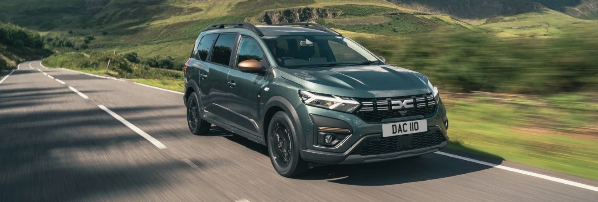 Szakértők: a Dacia kényelmes, jó vezetni, jó az ára