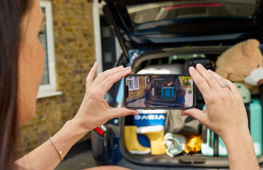 Telefonról pakolhatók a Daciák