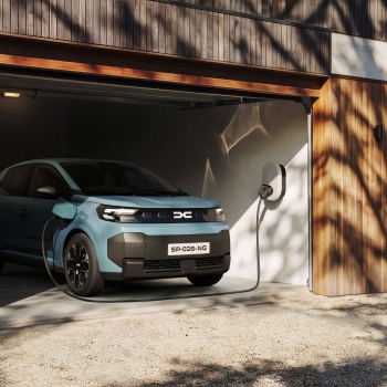 Olcsó villanyautóval bővít a Dacia