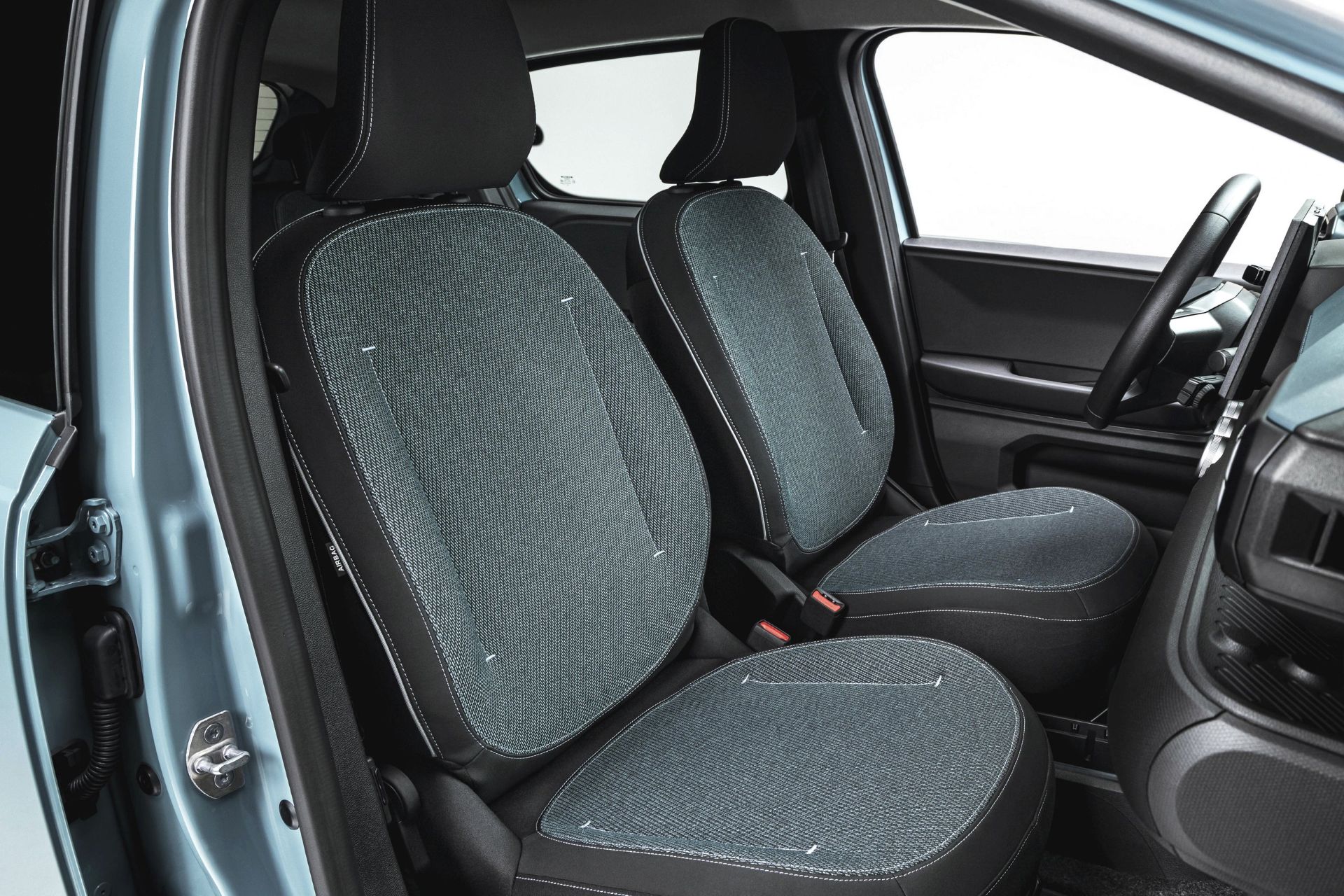 uj-dacia-spring-carnet-hir-4