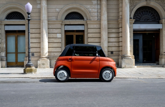 Korall színben újult meg a Fiat Topolino