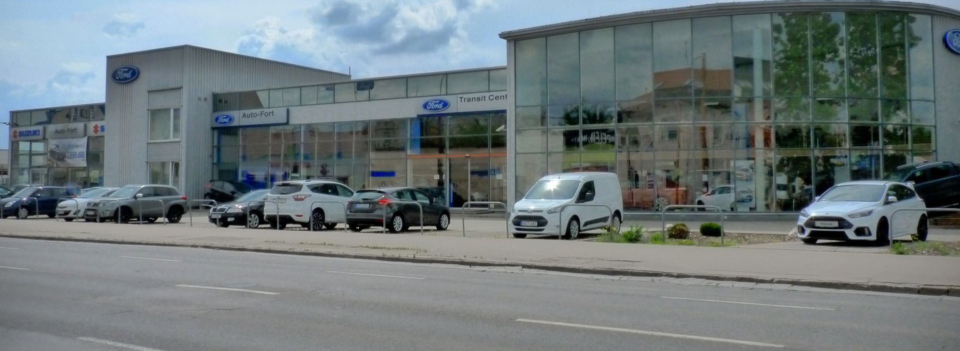 A korlátozások alatt is nyitva tartunk!