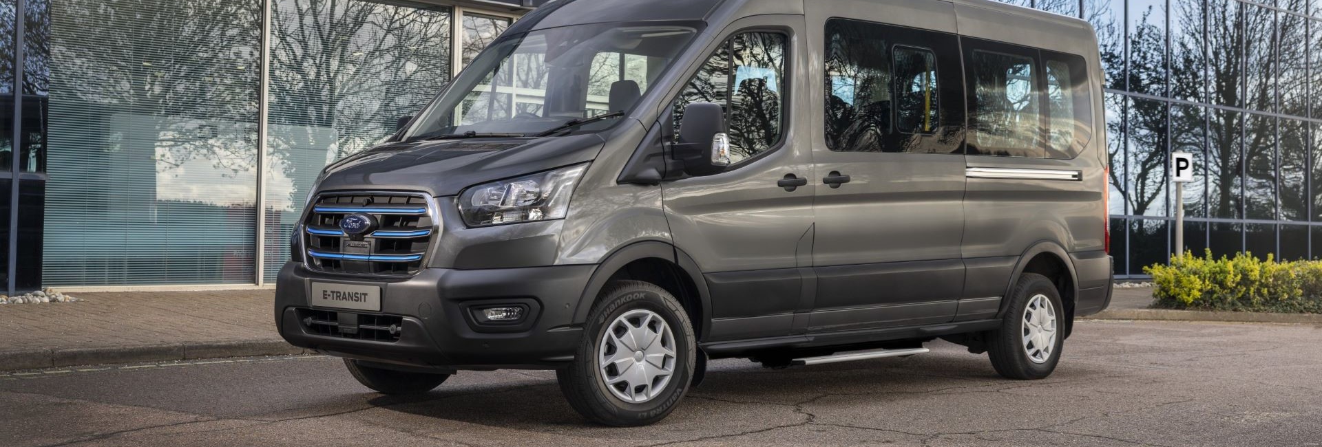 Messzebb jut, többet visz a Ford E-Transit 