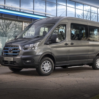 Messzebb jut, többet visz a Ford E-Transit 