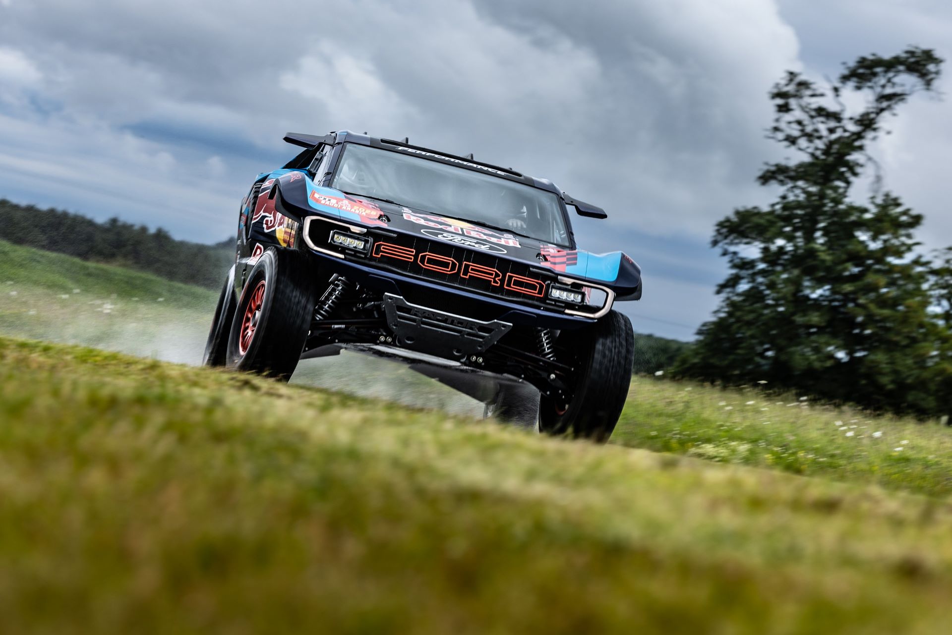 A Mustang motorjával támad a Ford új terepszörnye