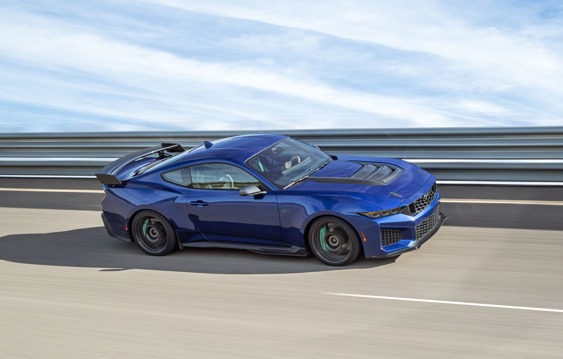 2026-ford-mustang-dark-hirse-sc-track-pack-carnet-hir-5