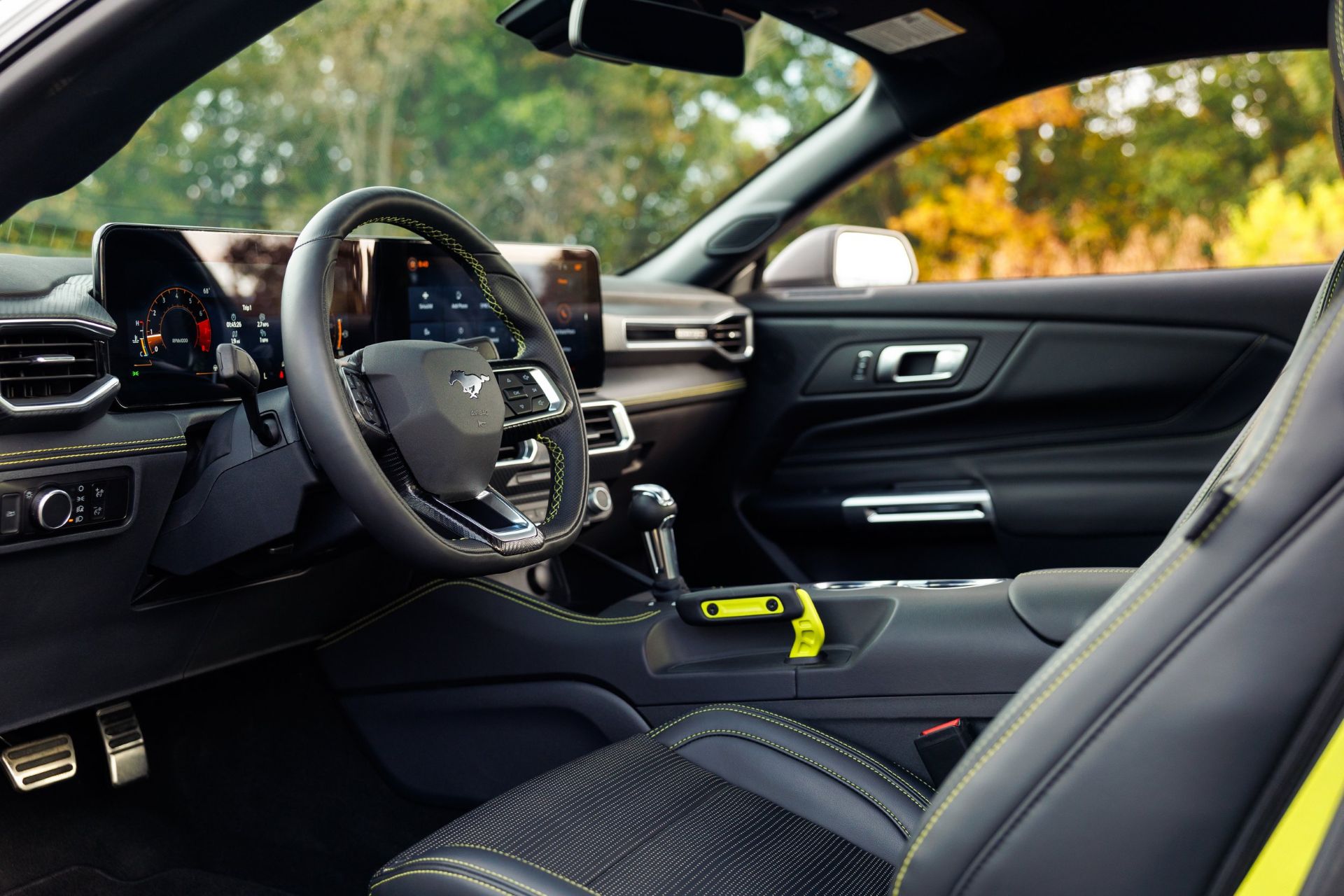 ford-mustang-rtr-package-carnet-hir-11