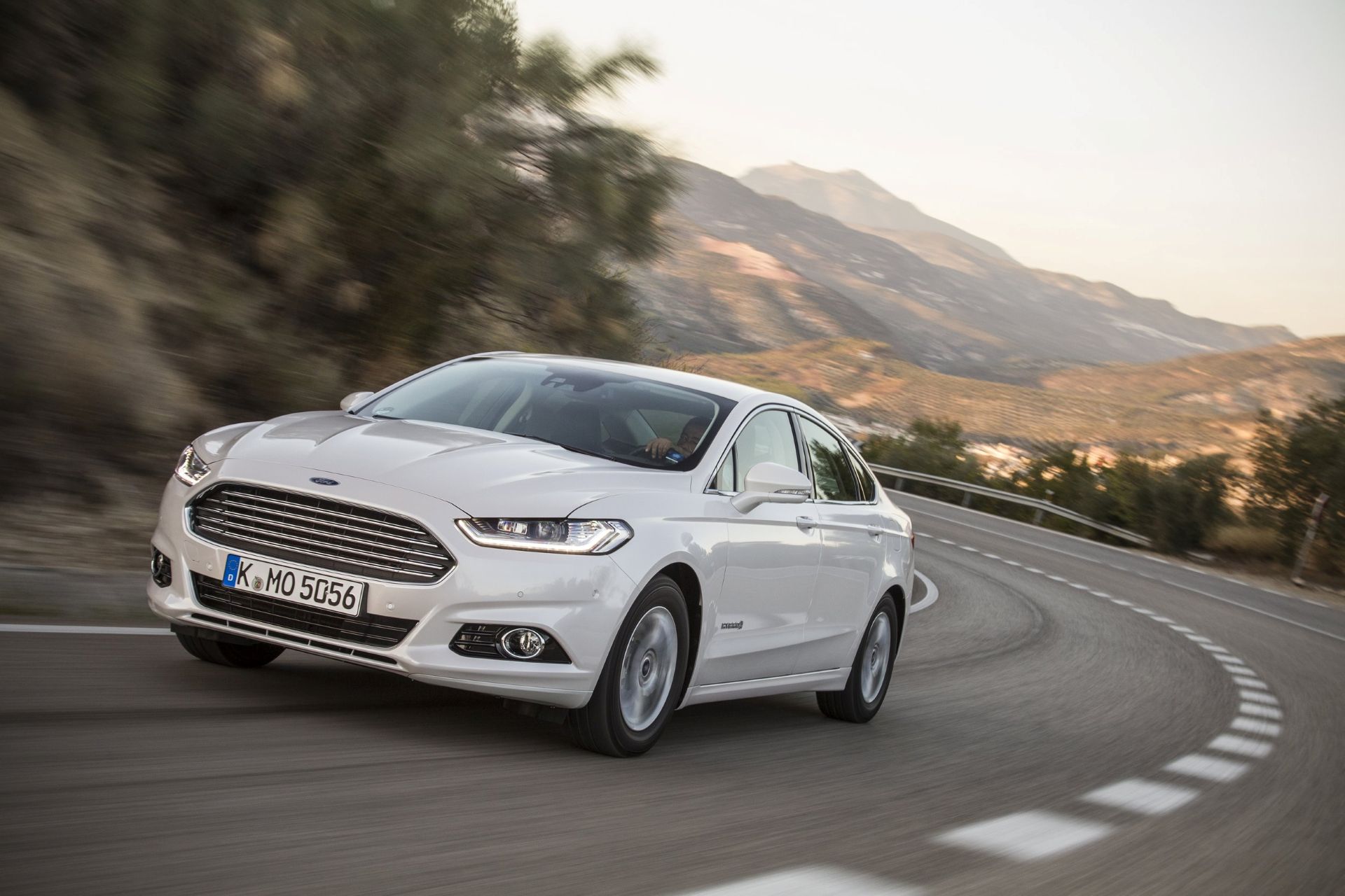 ford-mondeo-hybrid-carnet-hir