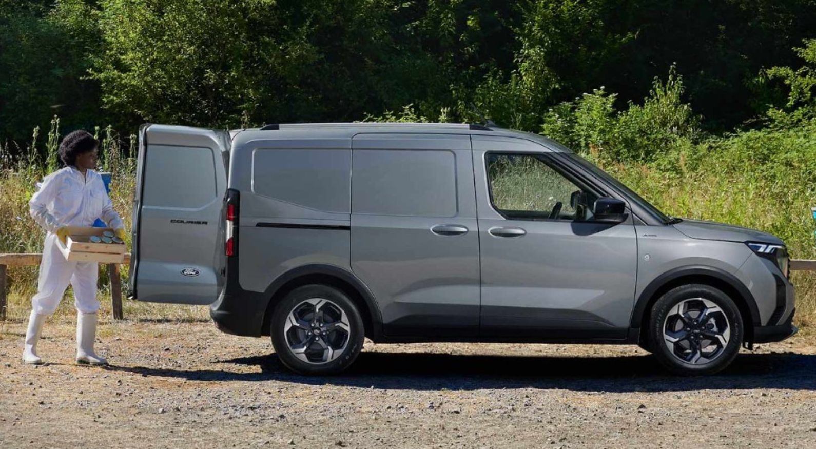 ford-transit-couruer-benzin-ajanlat-carnet