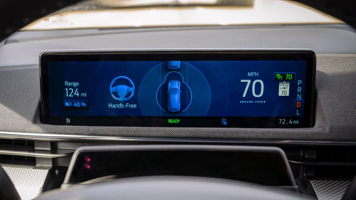 ford-bluecruise-technologia-vezetes-1