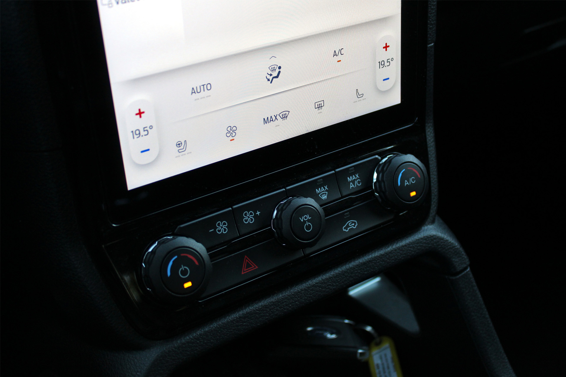 2026-ford-exlporer-carnet-hir-3