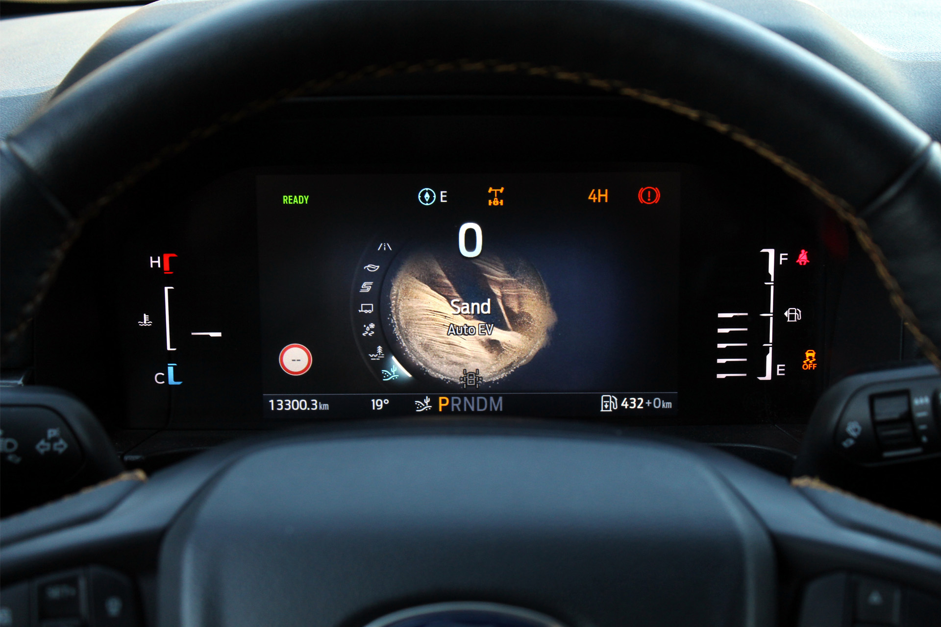 2026-ford-explorer-arctic-blue-exterior-carnet-hir-3
