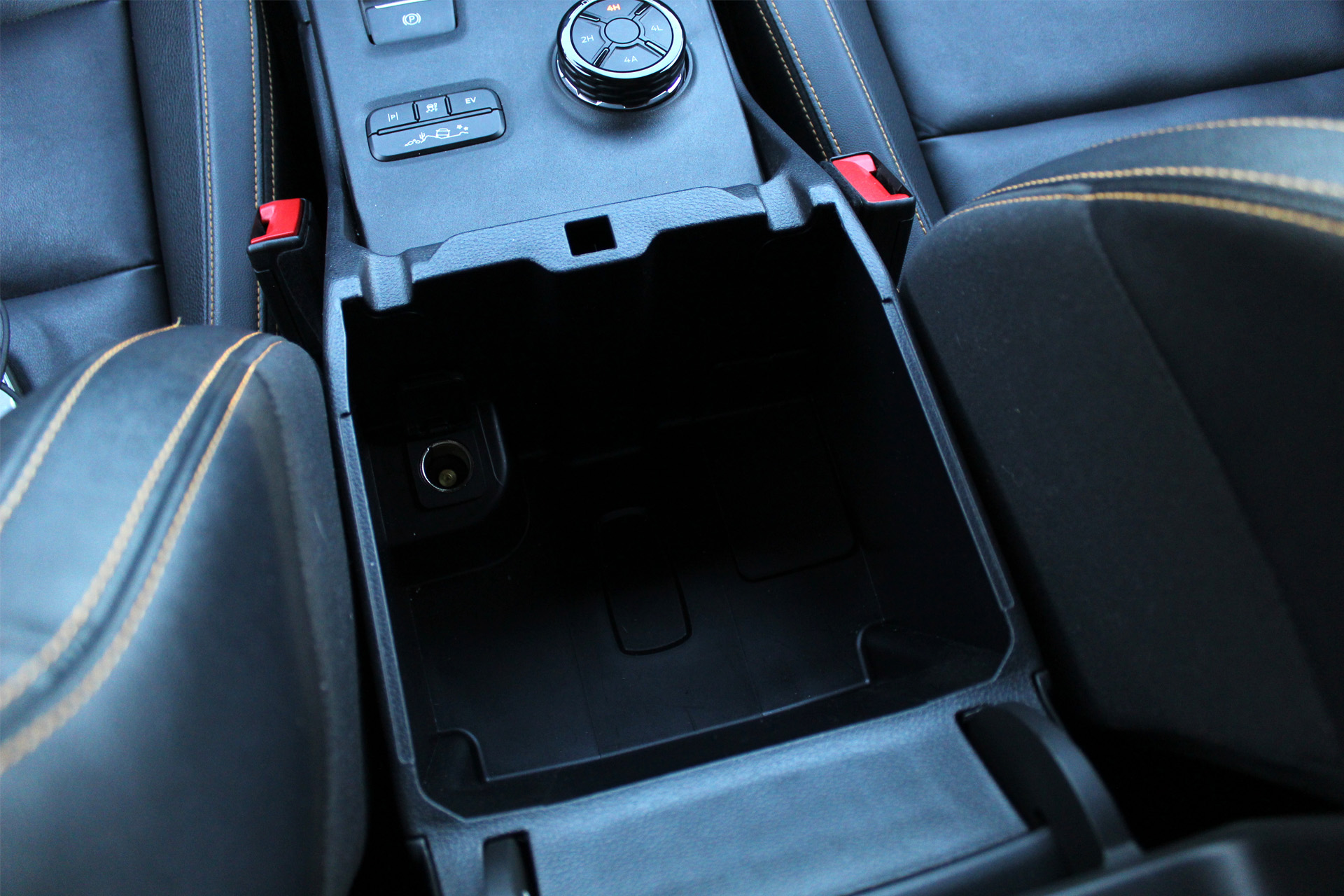 ford-ranger-2026-platinum-limited-phev-carnet-hir1
