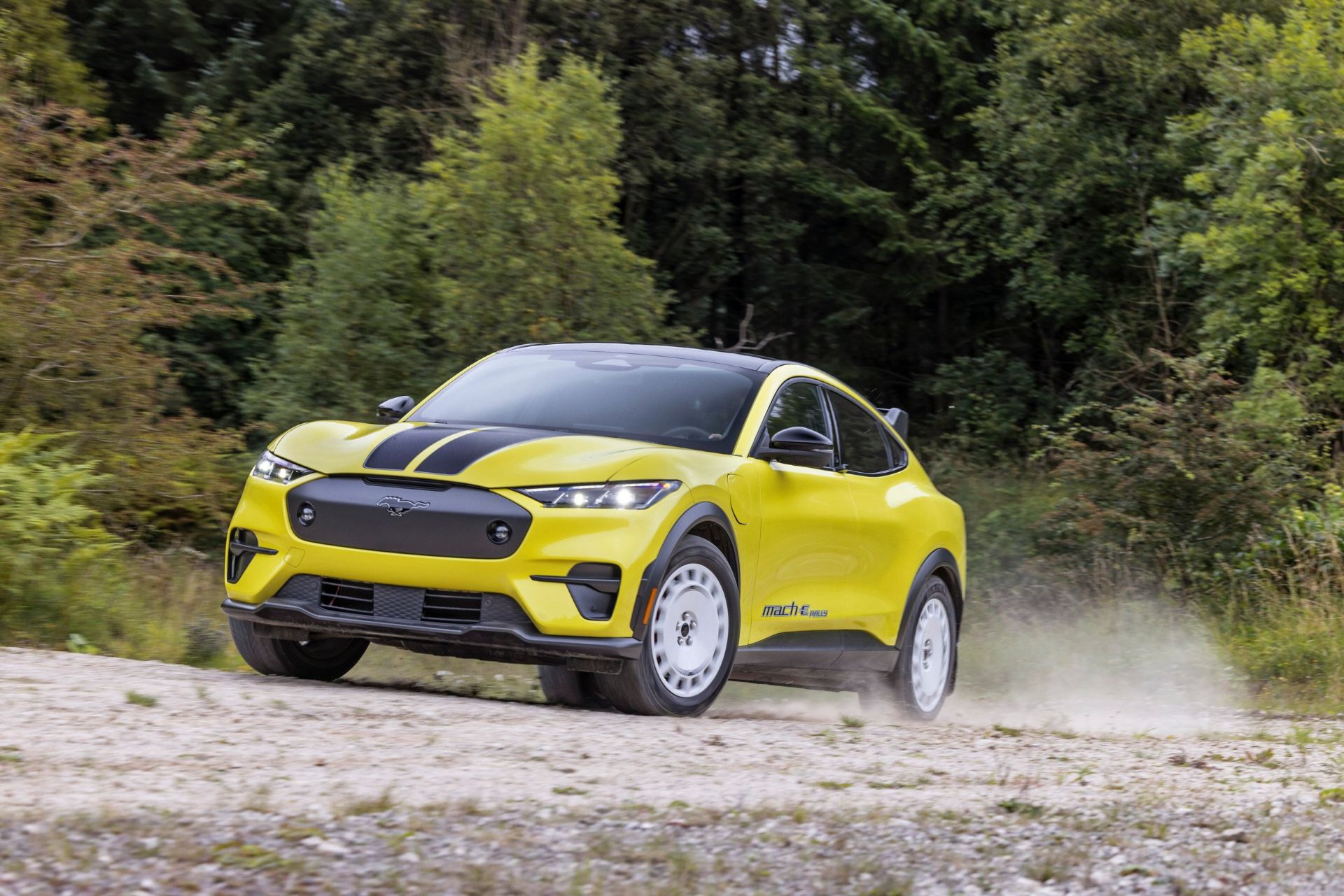 2023-ford-mach-e-rally-carnet-hir-2