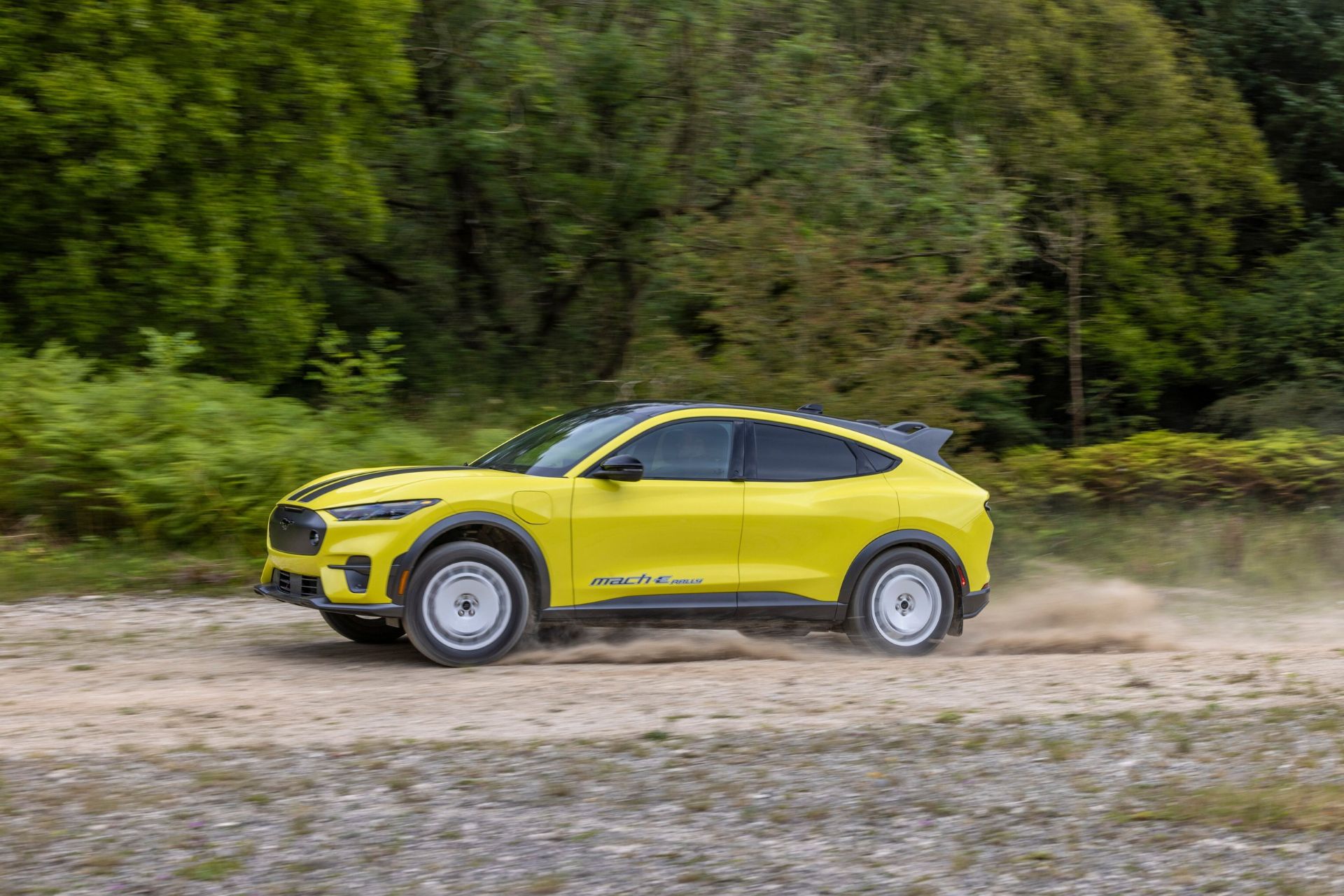 2023-ford-mach-e-rally-carnet-hir-