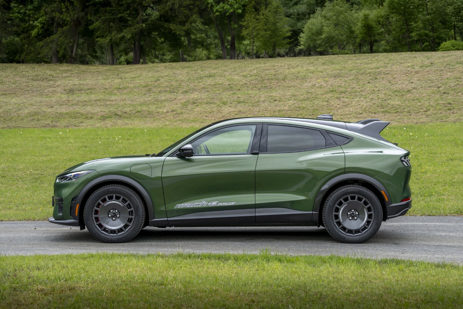 2026-ford-mustang-mach-e-rally-carnet-hir-8