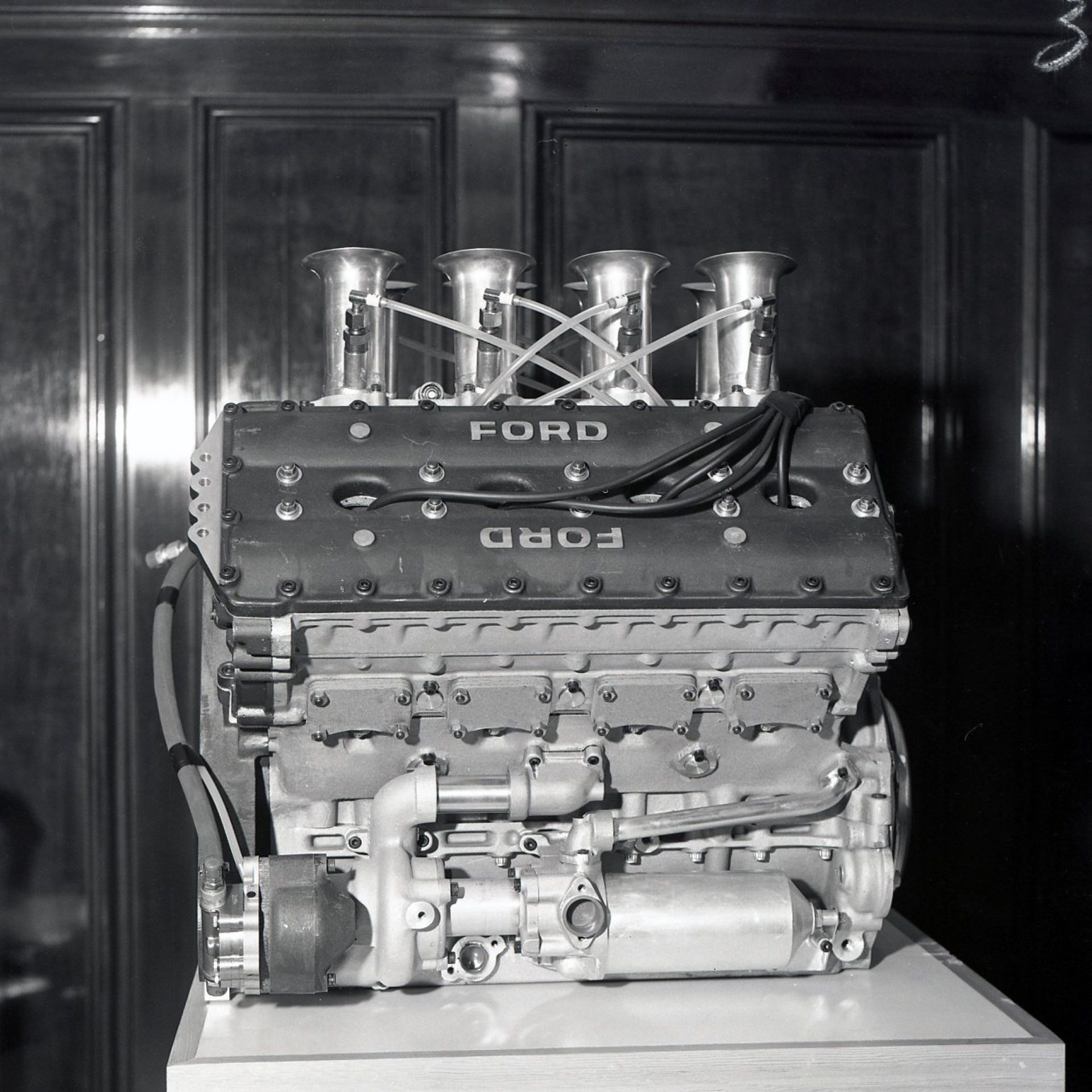 1967-ford-dfv-engine-carnet-hir