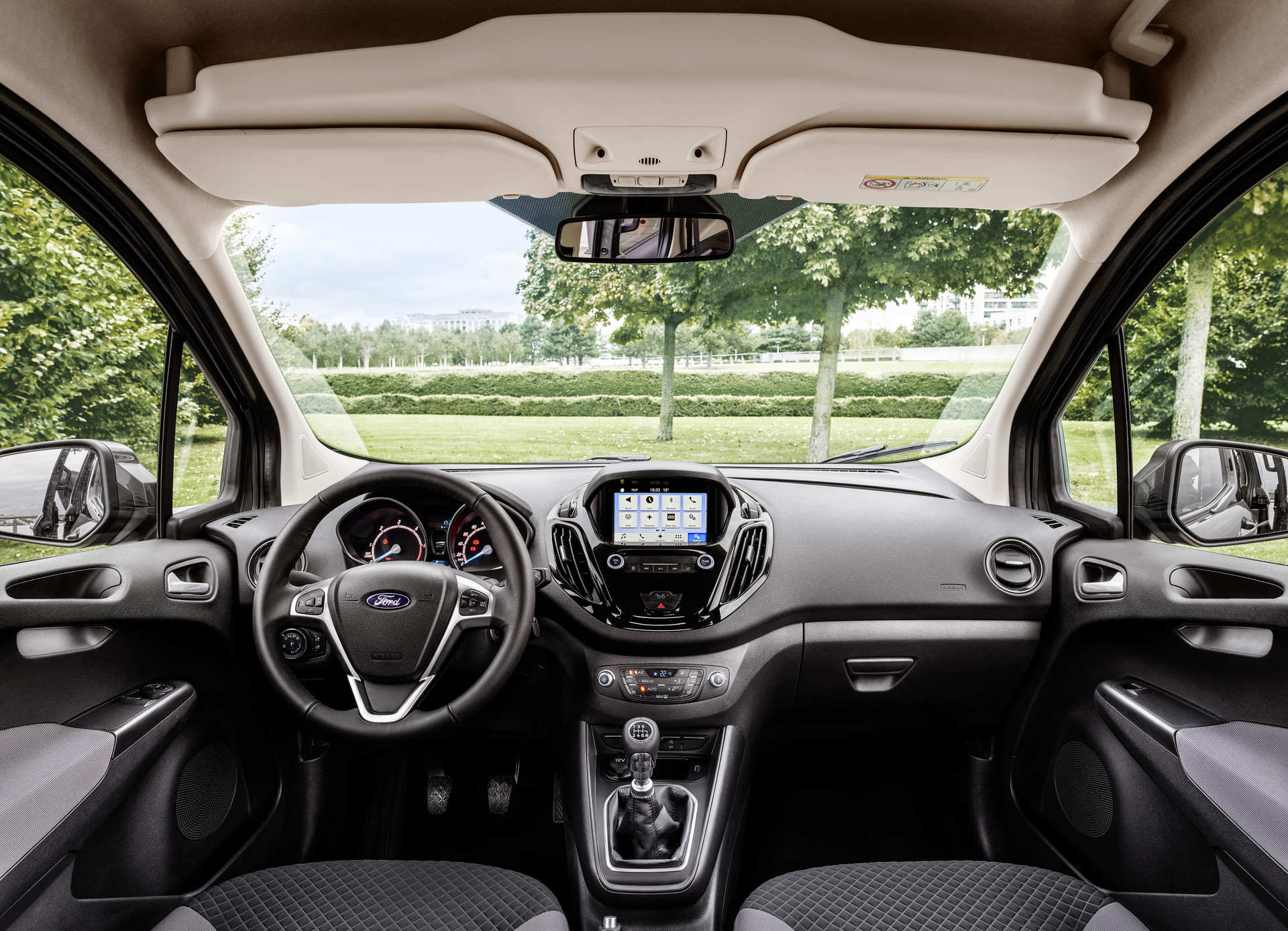 ford-tourneo-courier