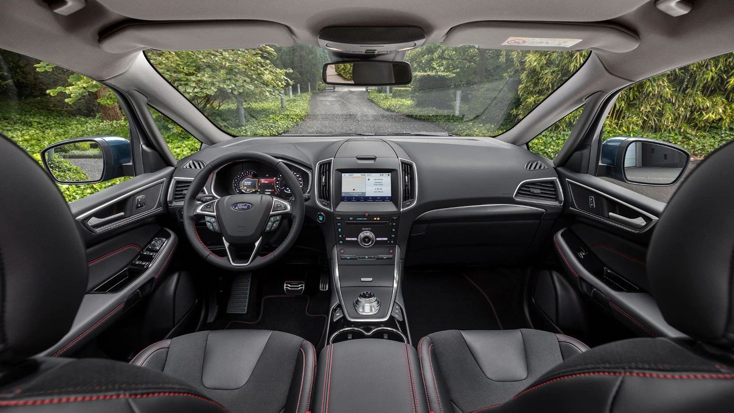 uj-ford-smax