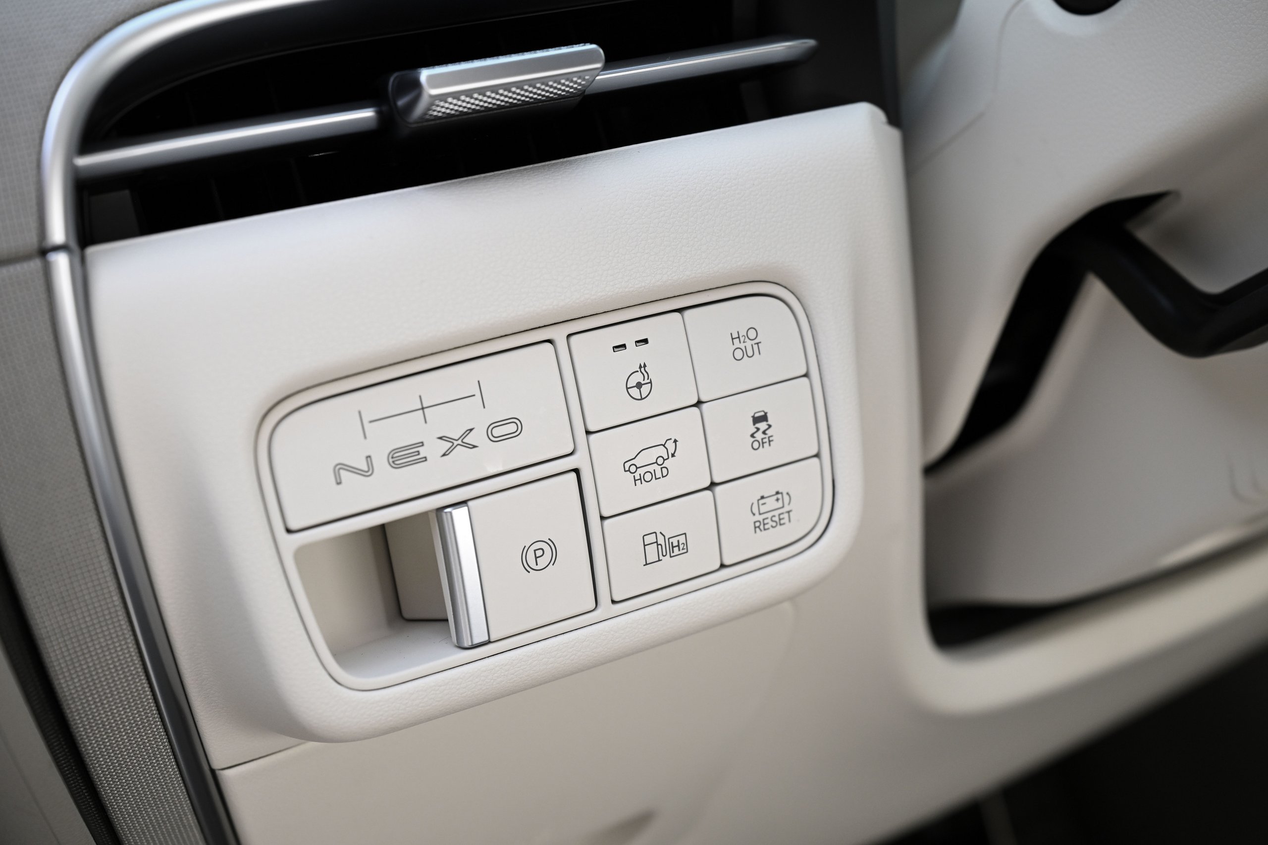 hyundai-launches-pleos-connect-carnet-hir