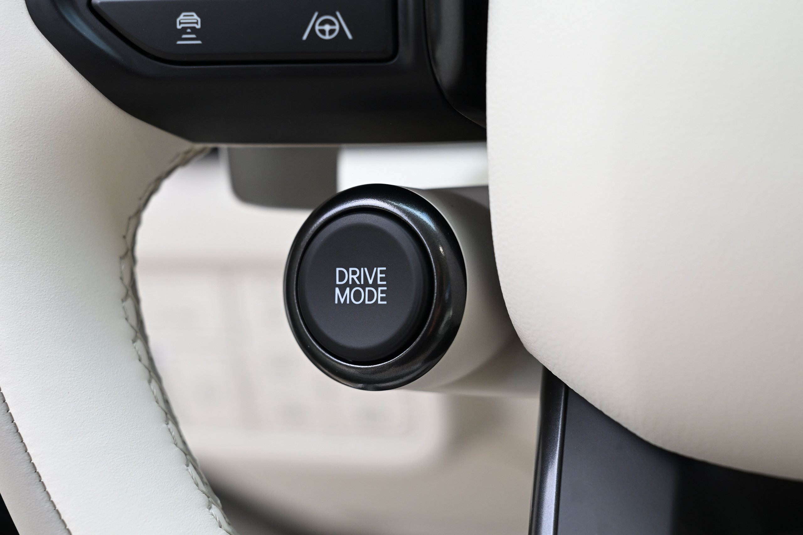 hyundai-launches-pleos-connect-carnet-hir-3