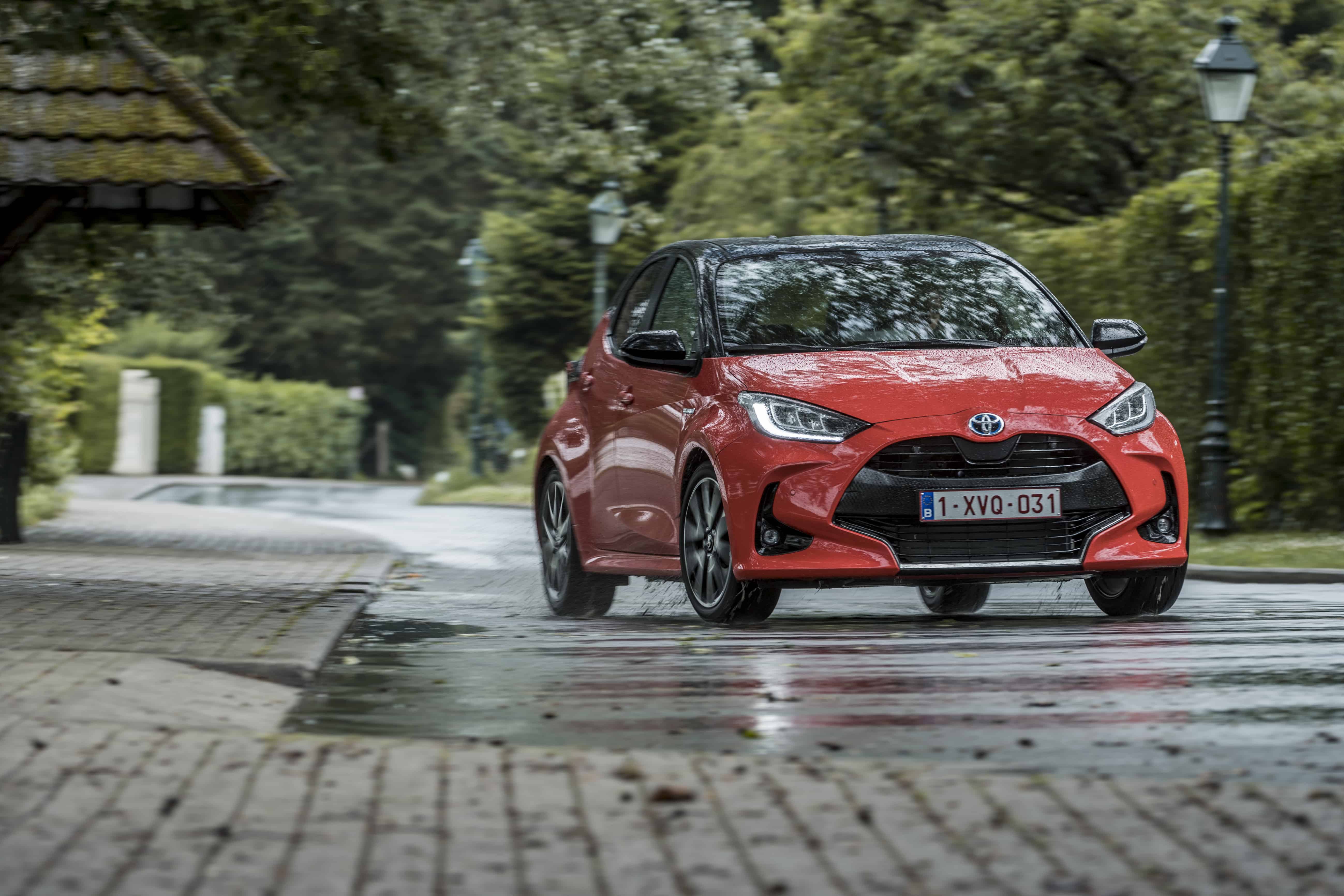 toyota-yaris-hsd