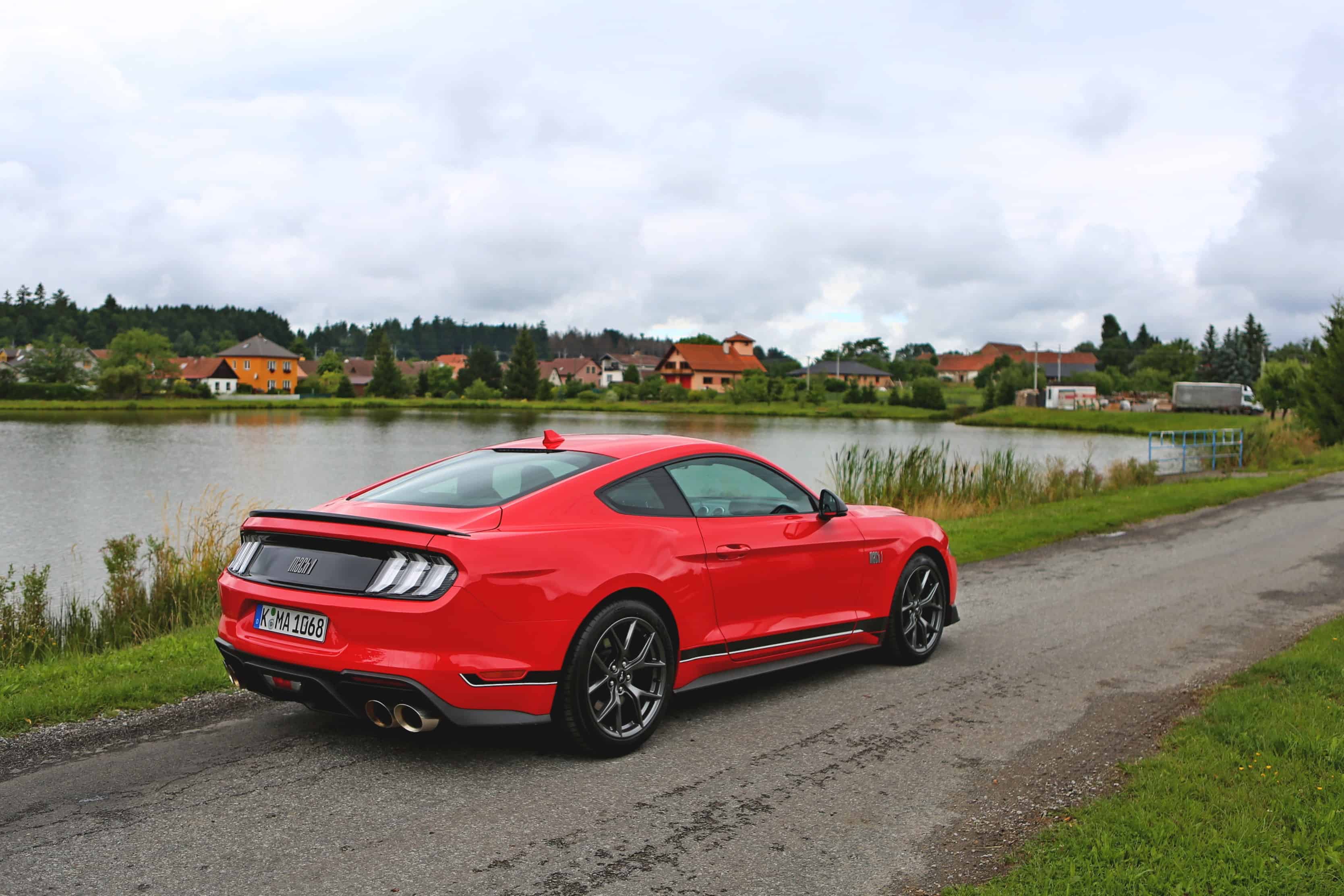 mustang-gt