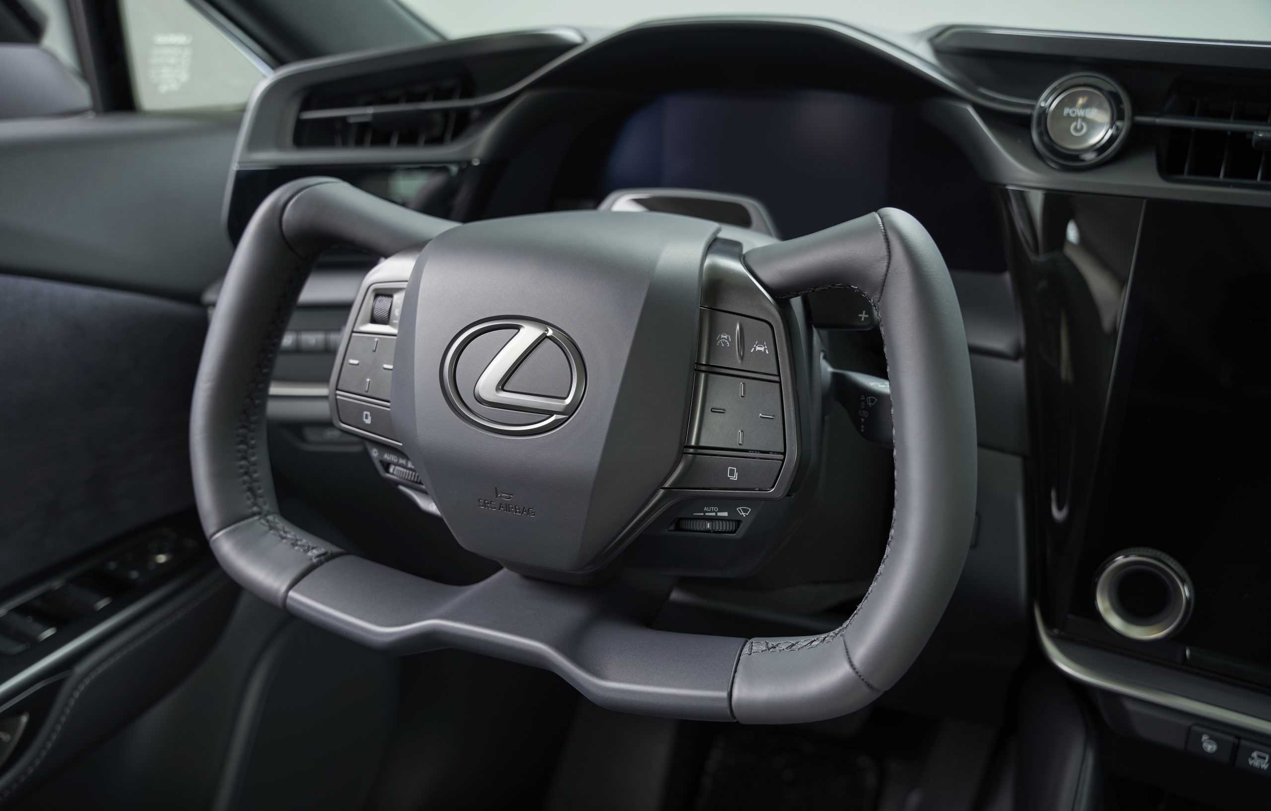 lexus-kormany