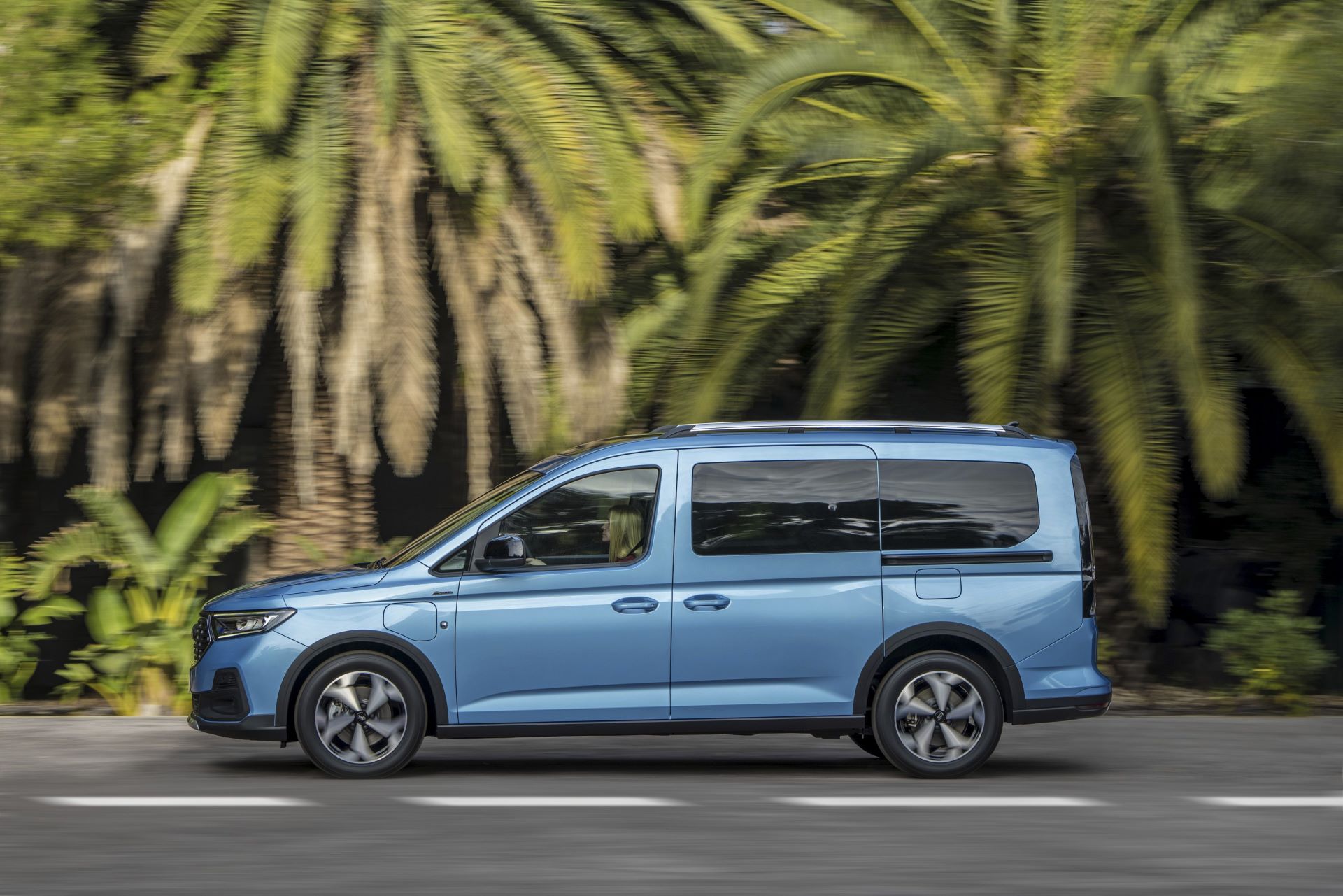 new-ford-tourneo-connect-carnet-8